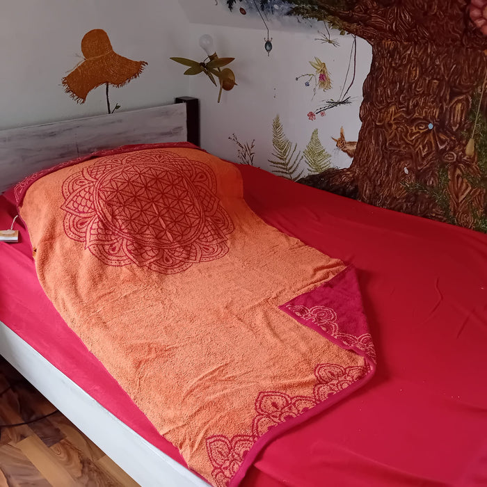 Handtuch aus Biobaumwolle mit Edelsteinen- 69x155cm